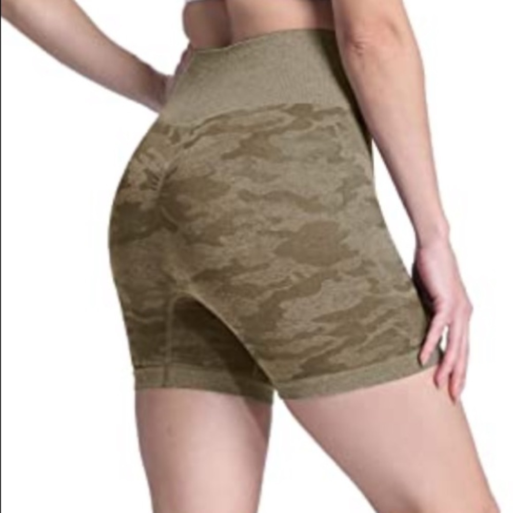 Seamless High Rise Scrunch Short